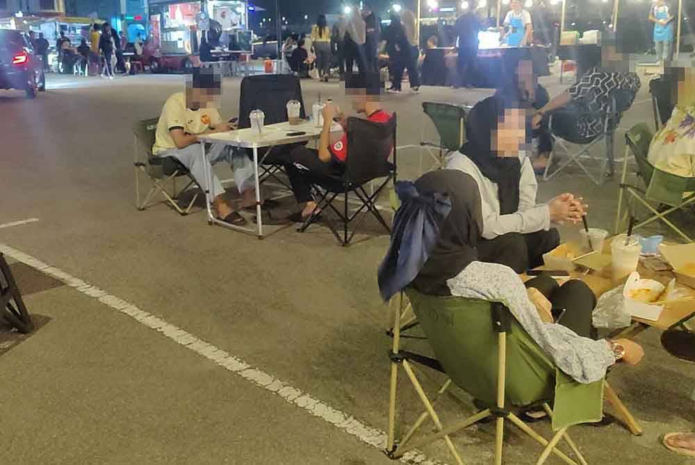 Penjaja berharap MPKS memberi lesen kebenaran sementara bagi mereka meneruskan aktiviti perniagaan di kawasan berkenaan.