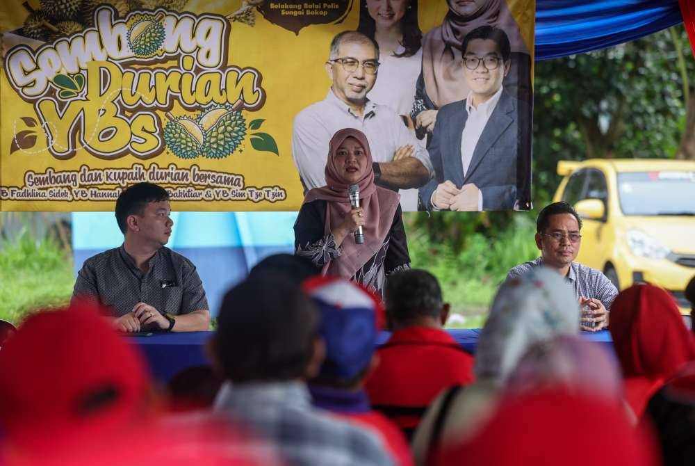 Fadhlina berucap pada Sembang Durian YBs di sini, pada Khamis. Foto Bernama