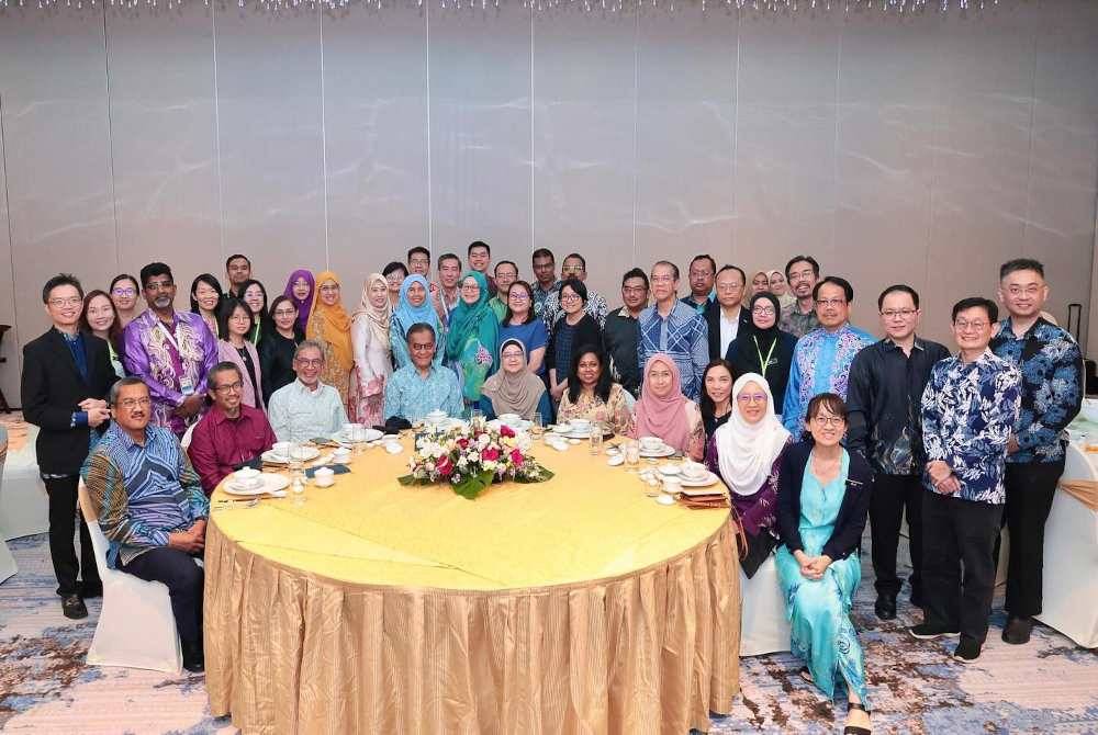 Datuk Seri Dr Dzulkefly ketika hadir ke sesi dialog dengan para penyelidik dari Institut Penyelidikan Klinikal (ICR) dan rangkaian Pusat Penyelidikan Klinikal (CRC) seluruh negara. Foto FB Dr Dzulkefly