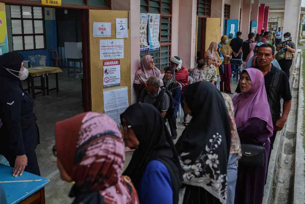 Sebanyak 57.7 peratus pengundi bagi Pilihan Raya Kecil (PRK) Dewan Undangan Negeri (DUN) Sungai Bakap telah menunaikan tanggungjawab mereka setakat 4 petang tadi. Foto Bernama