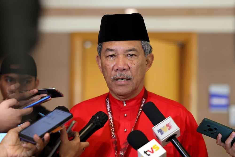 Mohamad ditemubual pemberita selepas hadir pada Mesyuarat Perwakilan UMNO Bahagian Rembau 2024 hari ini. Foto Bernama