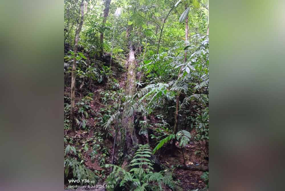 Lokasi dan jarak ketinggian dipercayai mangsa tergelincir di Gunung Korbu pada Isnin. Foto JBPM Perak.