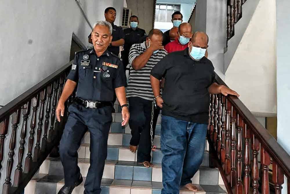 Lima individu termasuk empat beradik ketika dibawa keluar dari Mahkamah Majistret pada Selasa.