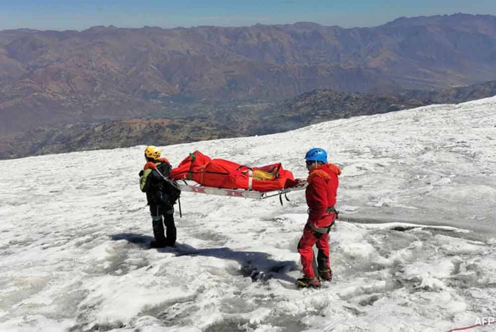 Imej dikeluarkan polis menunjukkan tubuh Stampfl yang masih lengkap berpakaian 'terpelihara' dengan elok. Foto Agensi