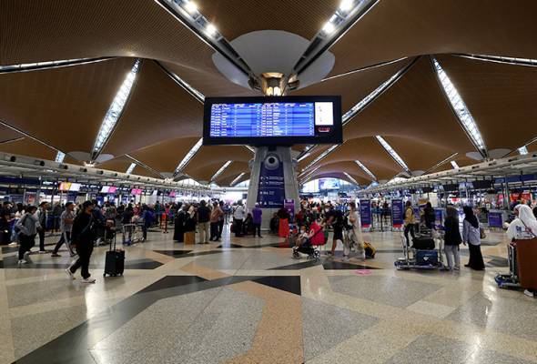 MAHB berkata kejadian pada pukul 8.11 pagi itu ditangani segera oleh pasukan penyelenggaraan di lokasi. Gambar hiasan