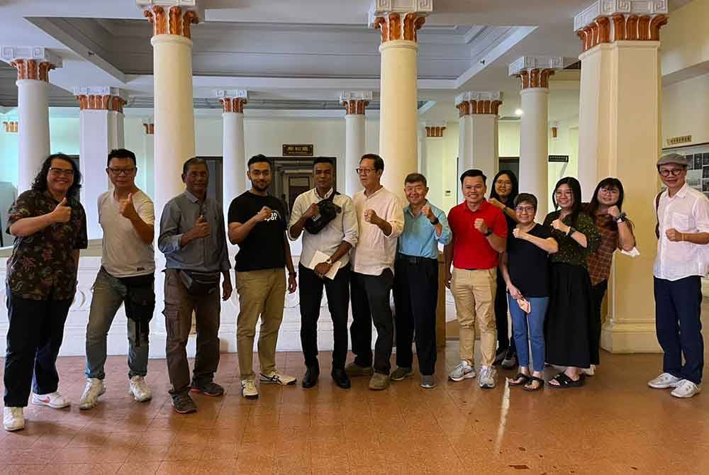 Jawatankuasa Kemajuan Pembangunan Pulau Pangkor yang mewakili penduduk dan komuniti nelayan membantah pelan di bawah RKK pulau bebas cukai itu. Foto ihsan pembaca