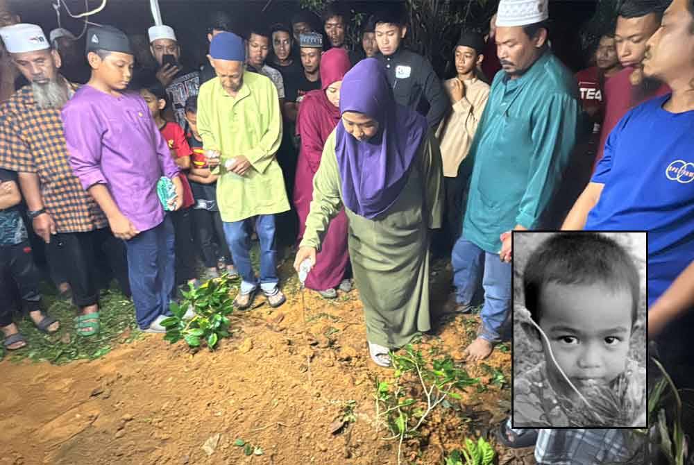 Nurain menyiram air di pusara Muhammad Akil Syauqi. Gambar kecil: Muhammad Akil Syauqi