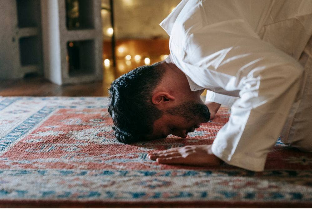 BERTAUBATLAH dengan kadar segera selepas terjebak dengan perjudian yang sudah maklum hukumnya haram dalam Islam. Foto CANVA