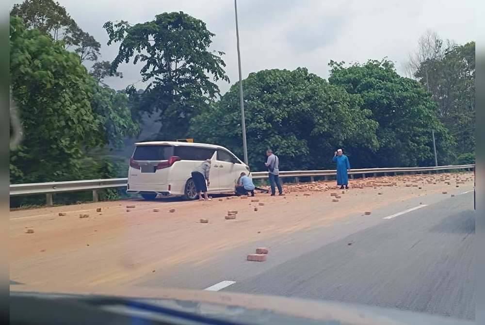 Kejadian kemalangan di Jalan Genting Sempah-Gombak tular di media sosial, pada Jumaat.