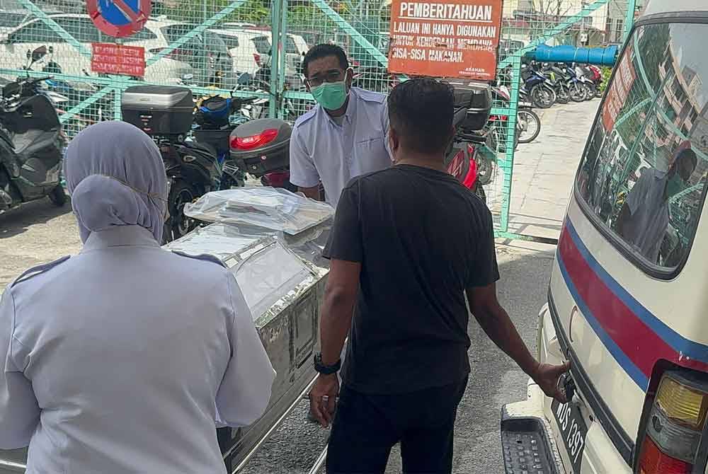 Jenazah Muhammad Luth akan dikebumikan berhampiran abangnya di Tanah Perkuburan Islam Kampung Banggol Berangan.