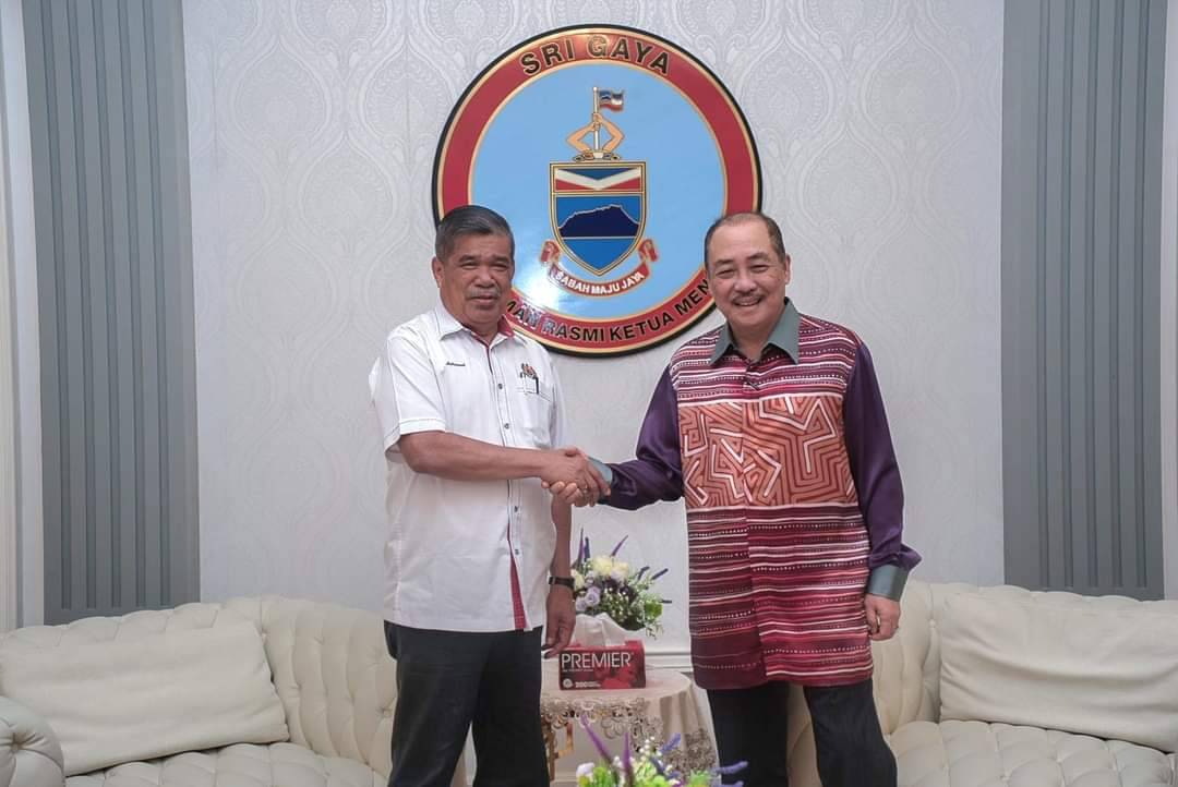 Mohamad Sabu disambut mesra Ketua Menteri Sabah, Datuk Seri Hajiji Noor