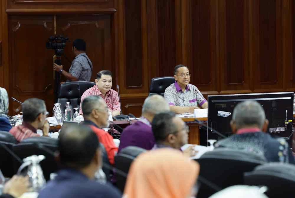 Sesi libat urus antara Kementerian Ekonomi dan kerajaan negeri diadakan di Wisma Darul Iman pada Ahad.
