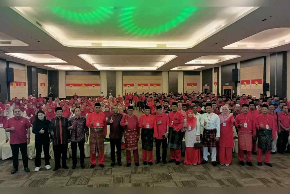 Sebahagian perwakilan yang hadir ke Mesyuarat Perwakilan UMNO Bahagian Parit 2024 di D Hotel Seri Iskandar pada Ahad.