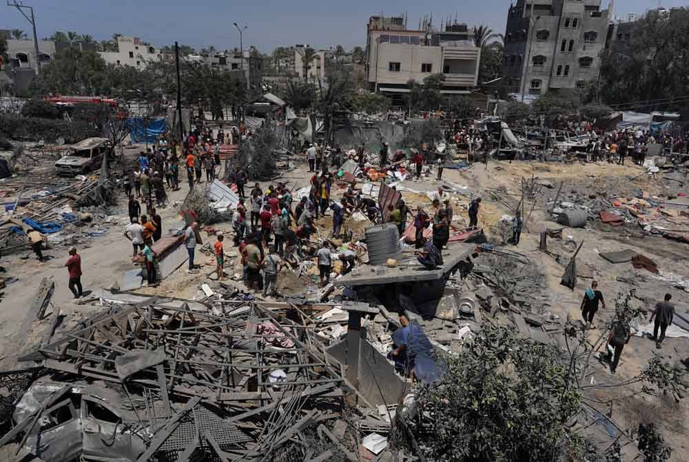 Kebinasaan teruk 'bandar khemah' ciptaan Israel berhampiran bandar Khan Yunis.