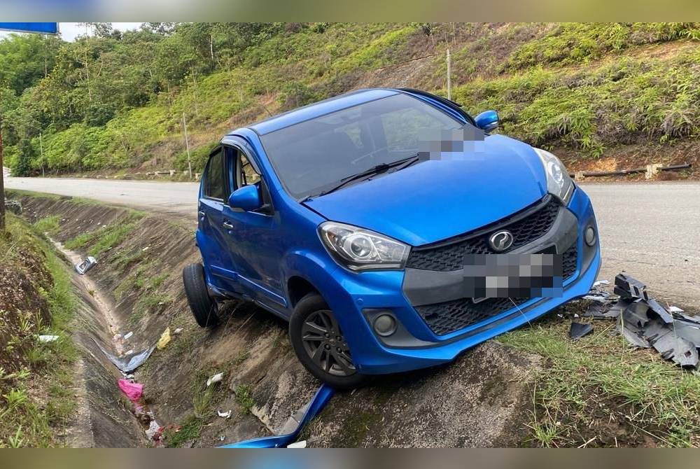 Keadaan salah sebuah kenderaan yang terbabit dalam kemalangan.