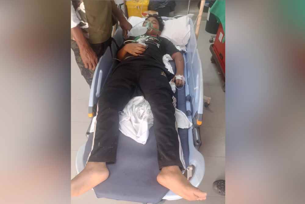 Keadaan Mohd Daynail Haikal ketika dikejarkan ke Unit Kecemasan Hospital Kemaman. Foto ihsan keluarga