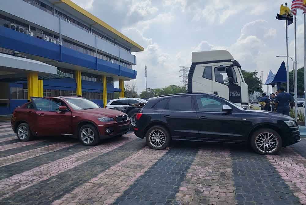 Antara kenderaan yang dirampas JKDM dalam serbuan di sekitar Lembah Klang, 26 Jun lalu.