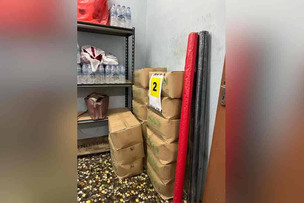 Minyak masak peket yang dirampas dianggarkan bernilai RM977.50. Foto KPDN NS
