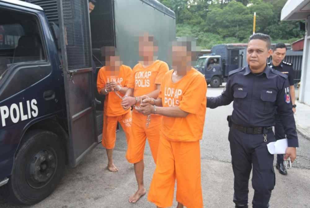 Ketiga-tiga lelaki terbabit tiba ke Mahkamah pada Jumaat dan direman selama tujuh hari.
