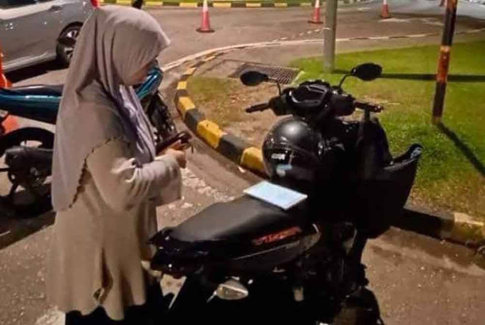 Isteri pemuda terbabit perlu berulang-alik setiap hari ke hospital bagi menguruskan suaminya. Foto Lembaga Zakat Selangor