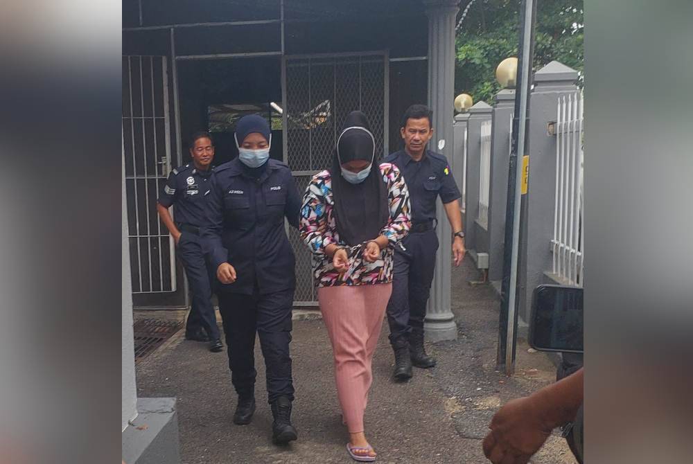 Seorang wanita diarahkan untuk menjalani pemantauan kesihatan mental atas pertuduhan melakukan penganiayaan terhadap anak perempuannya.