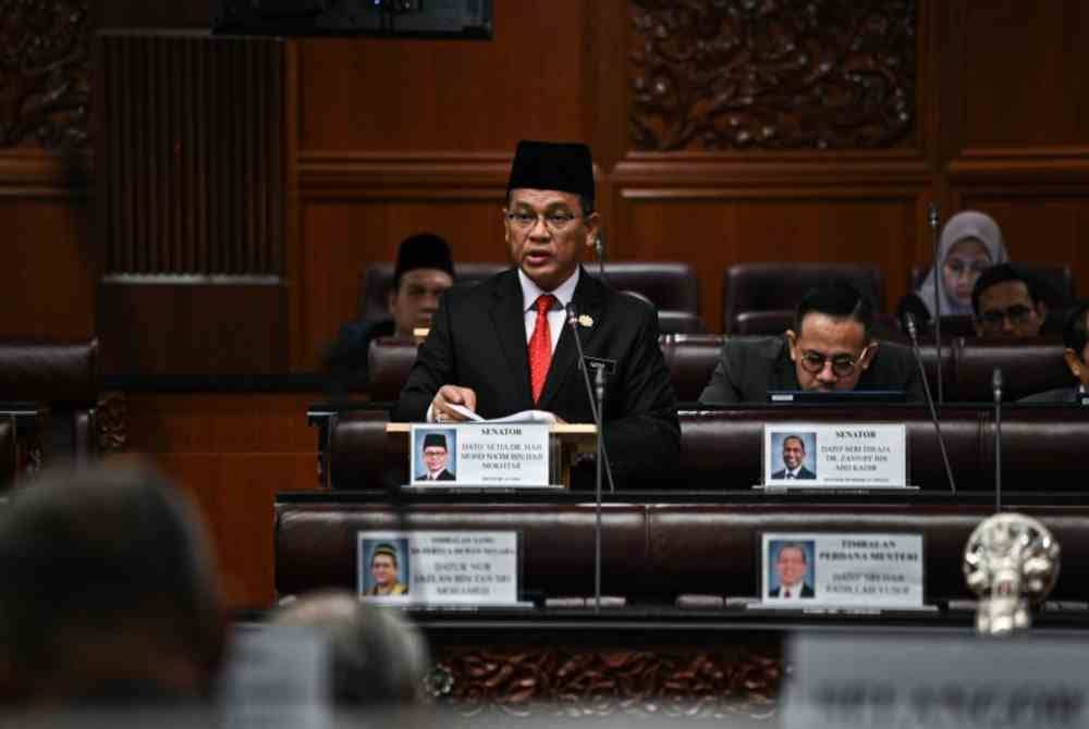 Mohd Na'im ketika sesi pertanyaan jawab lisan di Dewan Negara pada Isnin.