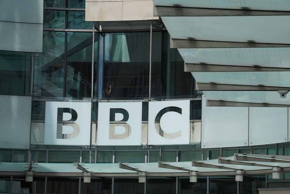 BBC Britain mengumumkan ia akan mengurangkan 500 pekerjaan bagi menjimatkan £200 juta untuk memacu 'transformasi' perbadanan itu.