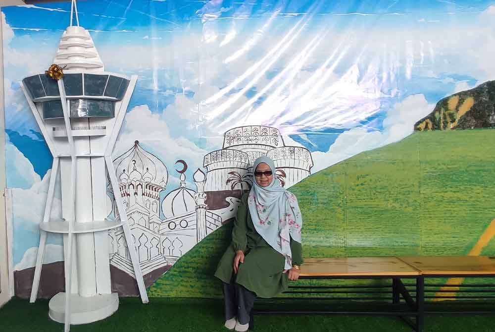 Pengunjung boleh bersantai sambil bergambar di platform khas sebelum memasuki muzium coklat.