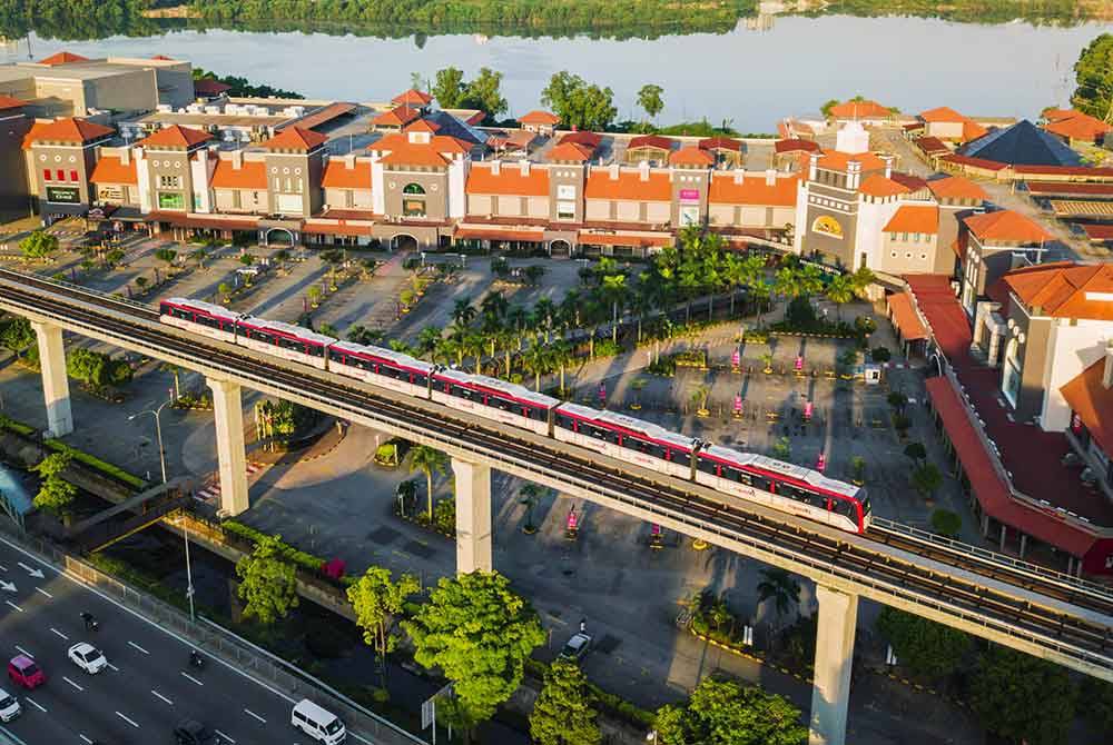 IOI City Mall merupakan pusat beli belah terbesar di Malaysia.