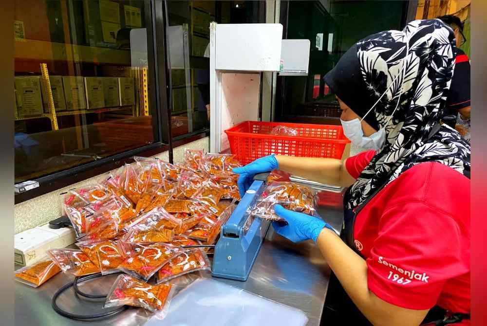 
Sepanjang program Mohd Anazim didedahkan dengan kepentingan perancangan strategik untuk bisnes lebih berkembang maju, penjenamaan produk dan aspek kepimpinan.