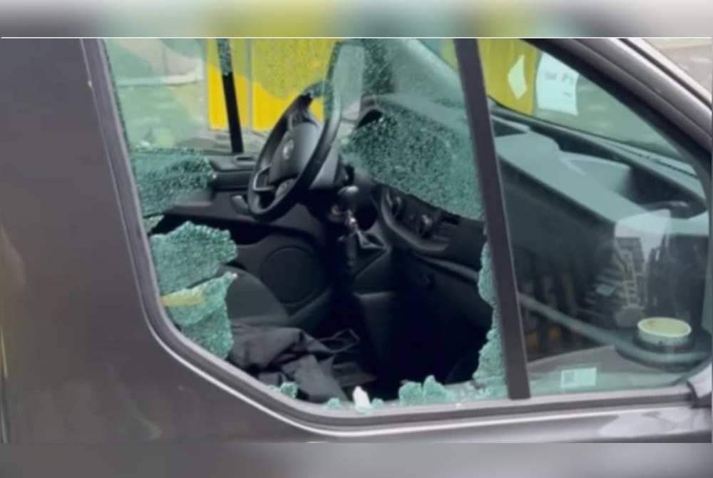 Atlet berbasikal dari Australia berusia 30 tahun itu berkongsi gambar dan video kejadian berkenaan menerusi media sosial miliknya semalam.