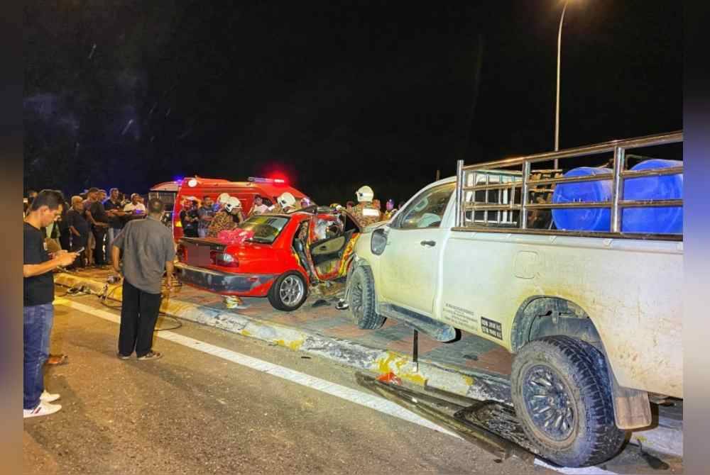 Pacuan empat roda yang merempuh kereta Proton Wira dalam kejadian di Kilometer (KM)350 Jalan Kuala Lumpur-Kota Bharu dekat lampu isyarat Lingkaran Tengah Utama (LTU) Batu 3, Jalan Lipis di sini pada Khamis. Foto Ihsan PDRM