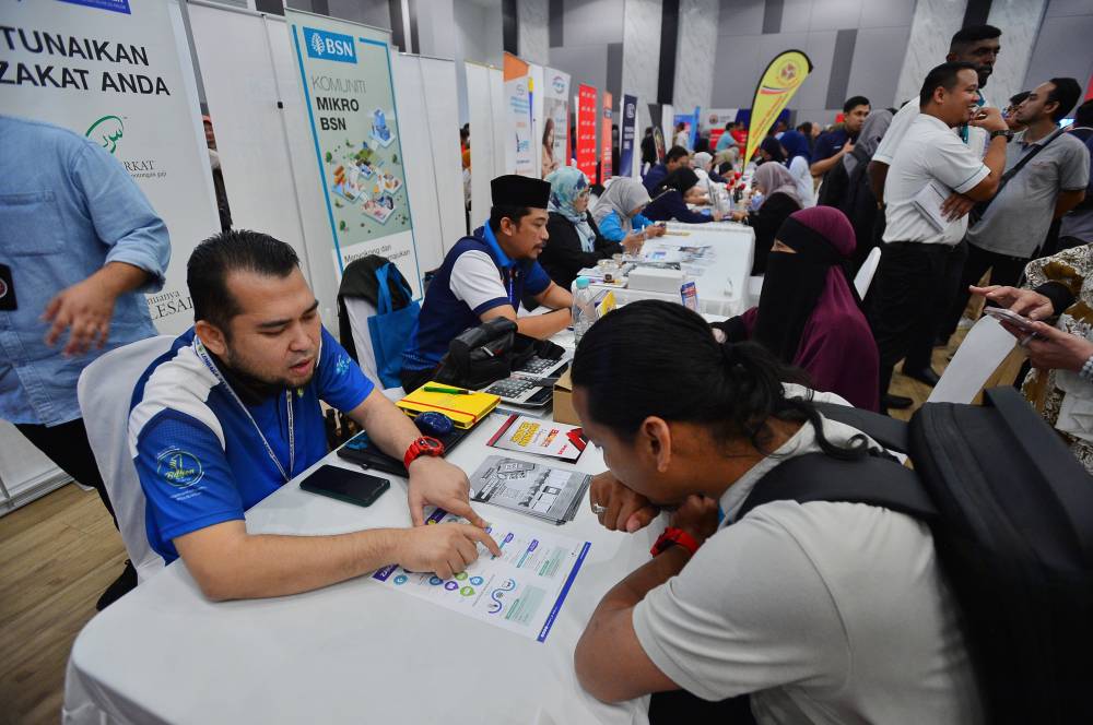 Usahawan yang hadir mendapat informasi dan akses terus dari agensi keusahawanan dan agensi pembiaya yang terlibat di Bizmatch Mega PKNS.