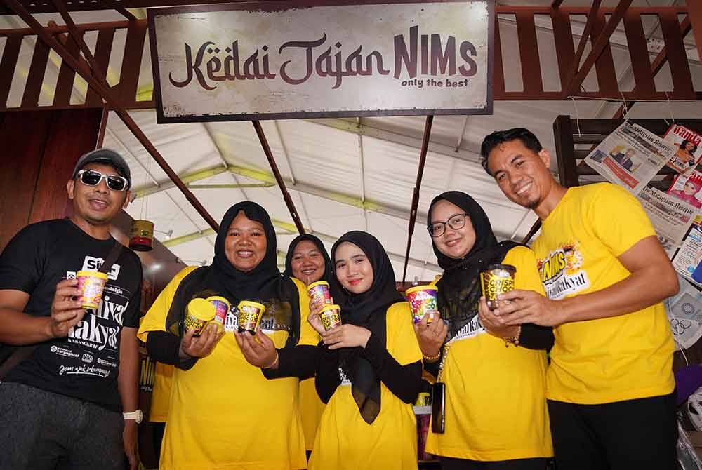 Kedai Jajan Nims menawarkan harga serendah RM3 kepada pengunjung yang hadir.