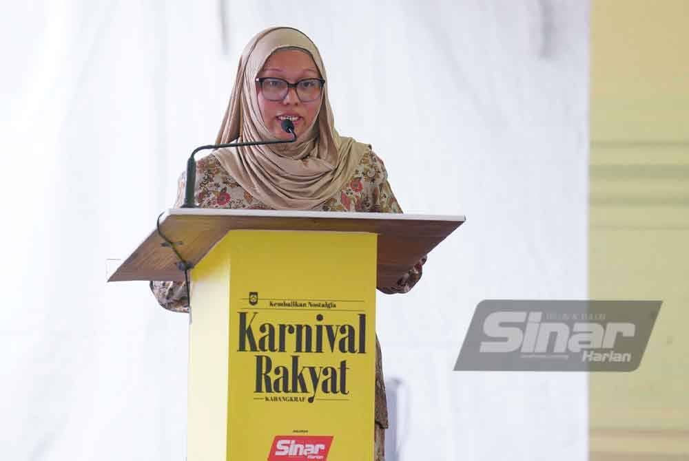 Firdaus ketika berucap di majlis perasmian Karnival Rakyat Karangkraf, pada Jumaat.