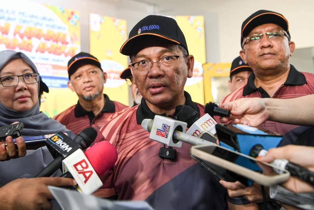 Mohd Na'im bercakap ketika sidang media selepas Majlis Peluncuran Program Santuni Madani Kampung Angkat YB Menteri di Jabatan Perdana Menteri (Hal Ehwal Agama) di Kelab Sultan Sulaiman, Kampung Baru. Foto Bernama