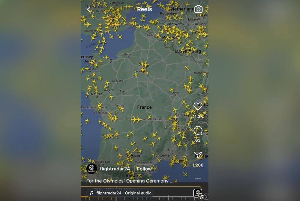 Tangkap layar video yang menggunakan teknik timelapse yang menunjukkan tiada penerbangan di ruang udara Paris sempena upacara pembukaan Sukan Olimpik 2024 selama enam jam.