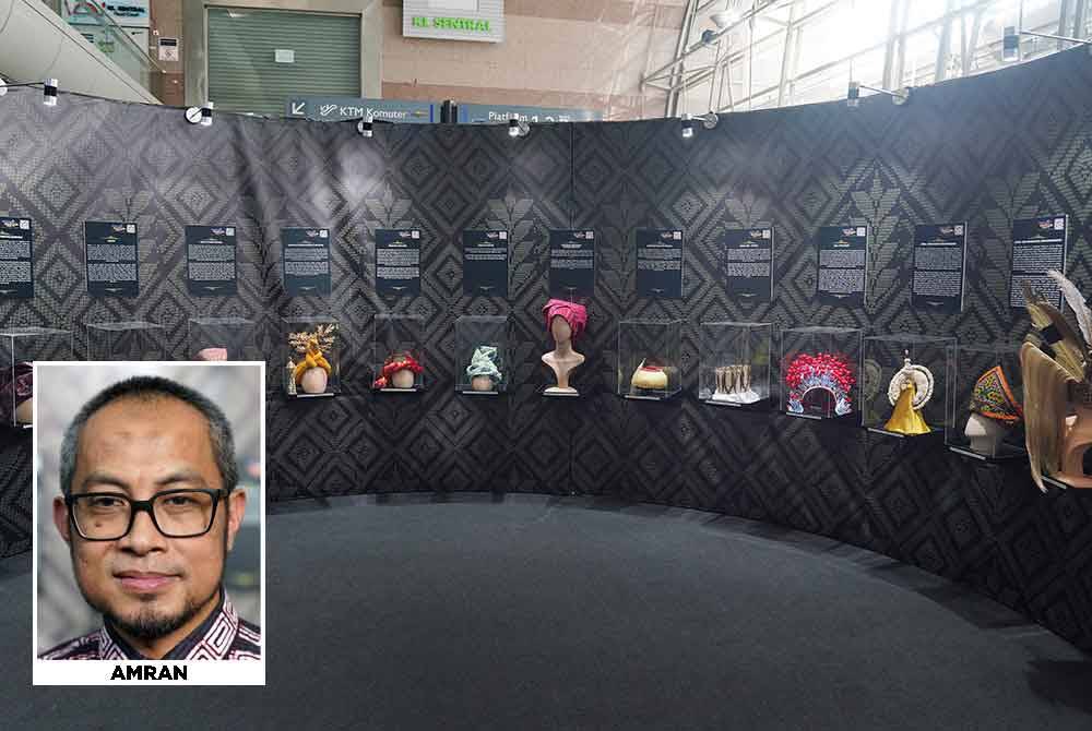 Pameran Hiasan Kepala Tradisional ASEAN menampilkan tanjak negara ASEAN yang dihasilkan oleh peserta-peserta AHT ketika dalam perjalanan ke KL Sentral.