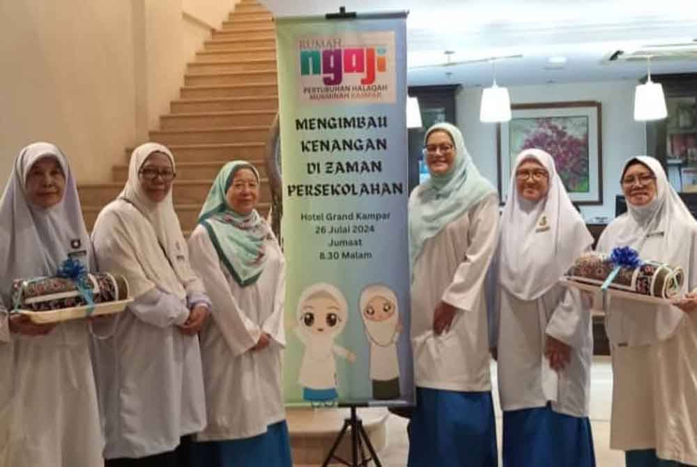 Majlis Mengimbau Kenangan di Zaman Persekolahan anjuran Rumah Ngaji Pertubuhan Halaqah Mukminah Kampar turut diserikan dengan kehadiran Normah Hanum (tiga dari kiri).