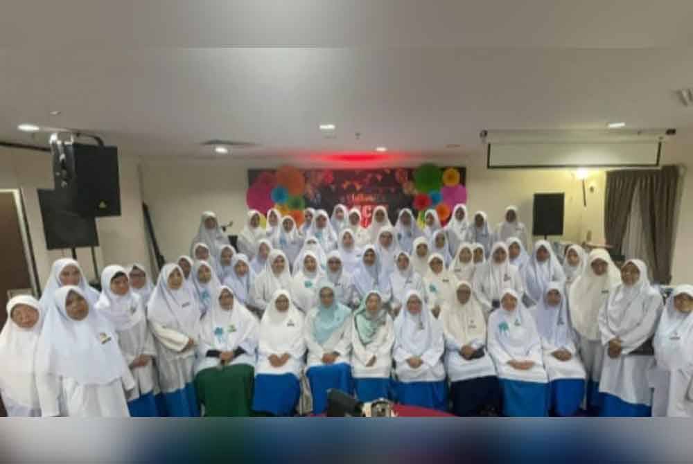 Rumah Ngaji Pertubuhan Halaqah Mukminah Kampar buat pertama kali menganjurkan Majlis Mengimbau Kenangan di Zaman Persekolahan bagi mengeratkan silaturrahim dalam kalangan ahli.