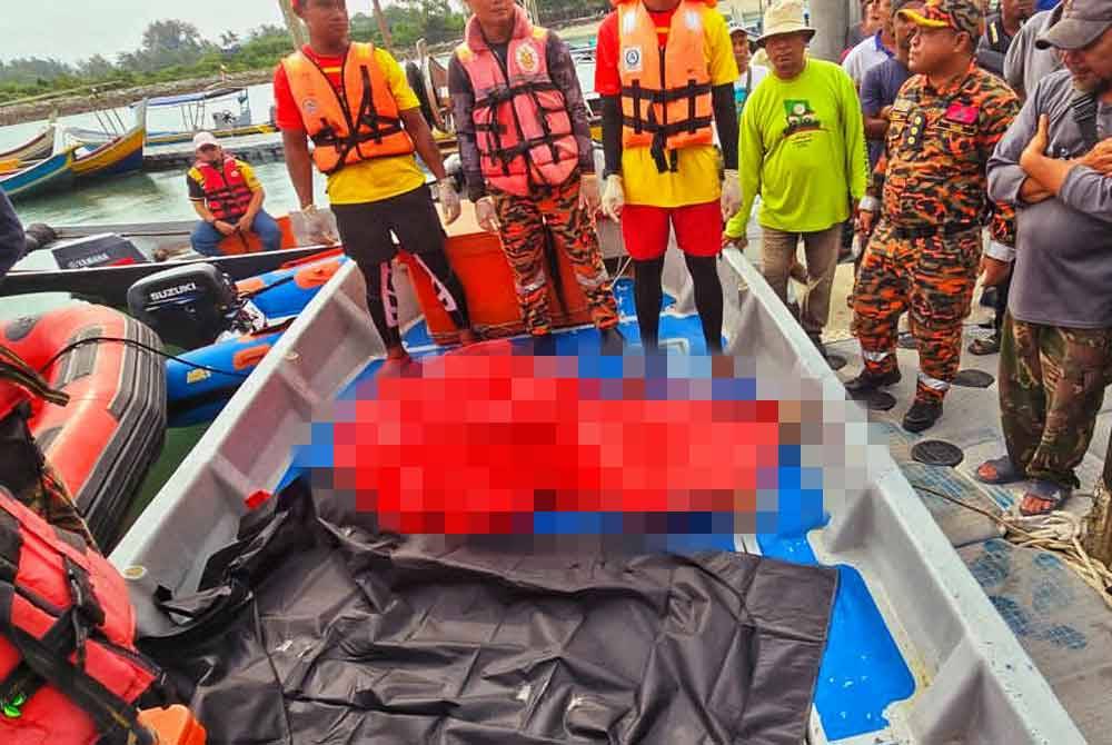 Mayat mangsa ditemui kira-kira jam 10 pagi oleh orang awam.