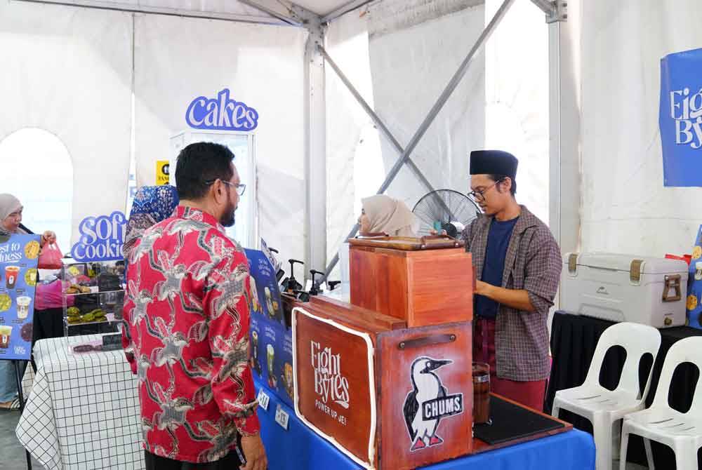 Gerai jualan Eights Bites ketika dikunjungi pengunjung pada Ahad.