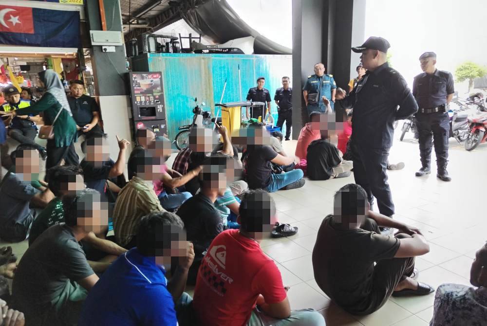 Antara warga asing yang ditahan pihak berkuasa.