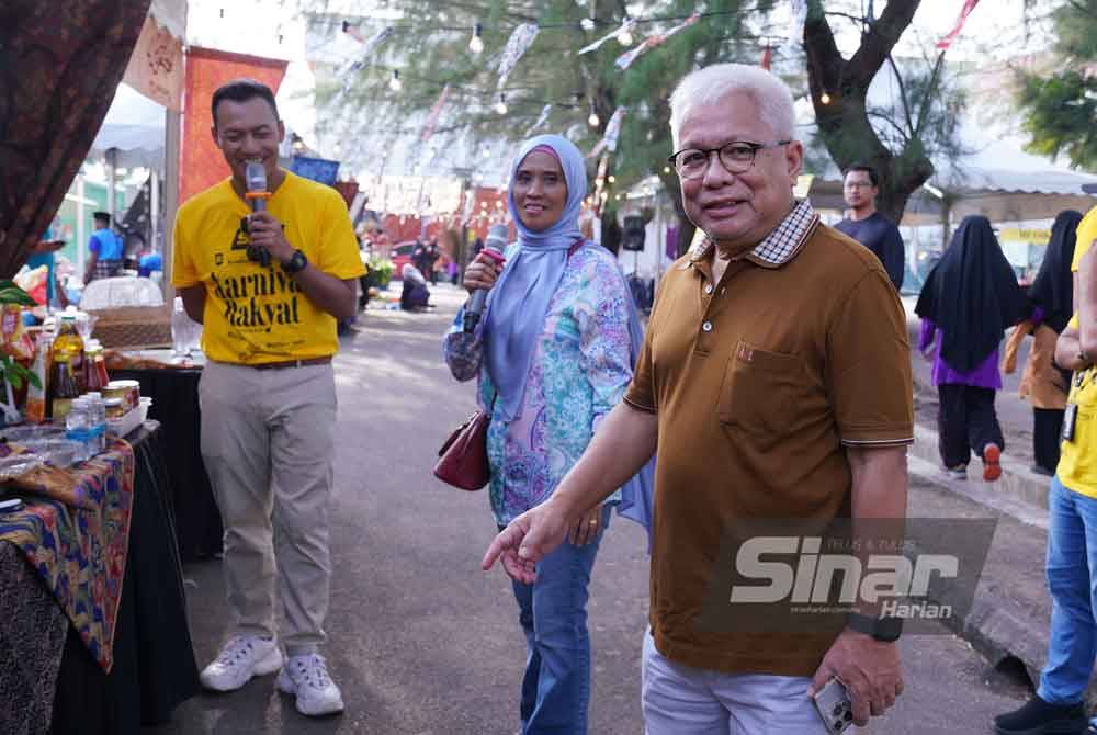Penasihat Kumpulan Karangkraf, Datuk Hussamuddin Yaacub turut hadir bagi menyaksikan sendiri pertandingan Riuh Rewang yang berlangsung pada Ahad sempena Karnival Rakyat Karangkraf.