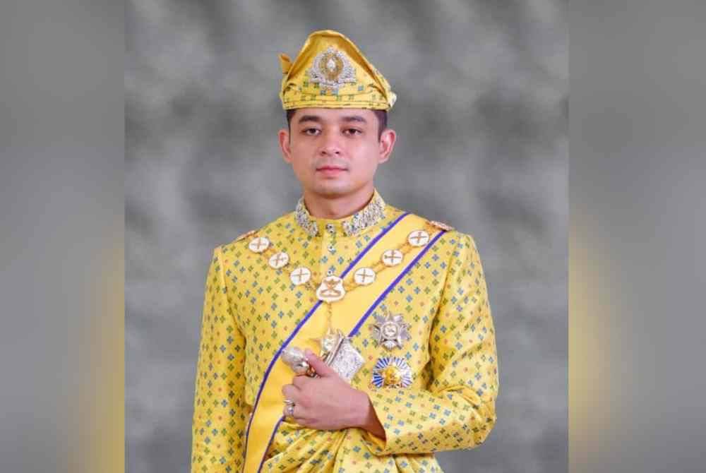Tengku Hassanal antara penerima darjah kebesaran SAAS sempena Ulang Tahun Hari Keputeraan Ke-65 Sultan Pahang, Al-Sultan Abdullah Ri'ayatuddin Al-Mustafa Billah Shah di Balai Mahkota Istana Abdulaziz pada Selasa.