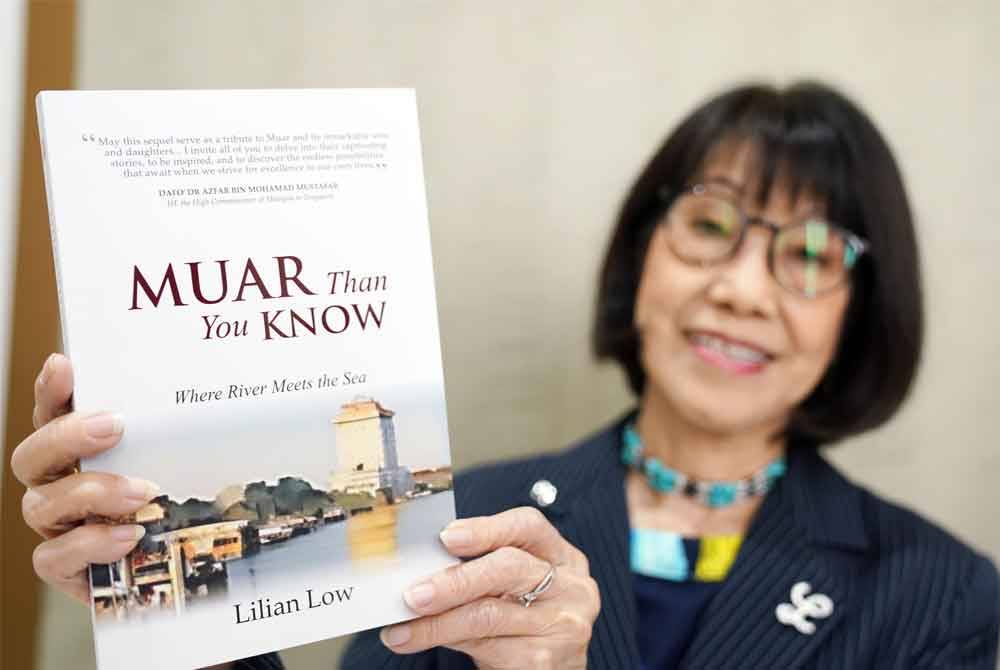 Lilian Low melancarkan buku terbaharu bertajuk 'Muar Than You Know' yang diadakan pada Rabu.