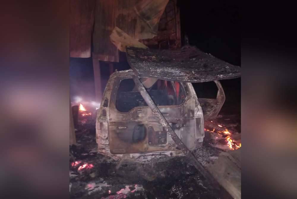 Kenderaan antara yang terbakar 100 peratus dalam kebakaran di Kampung Blok 5, Pitas.