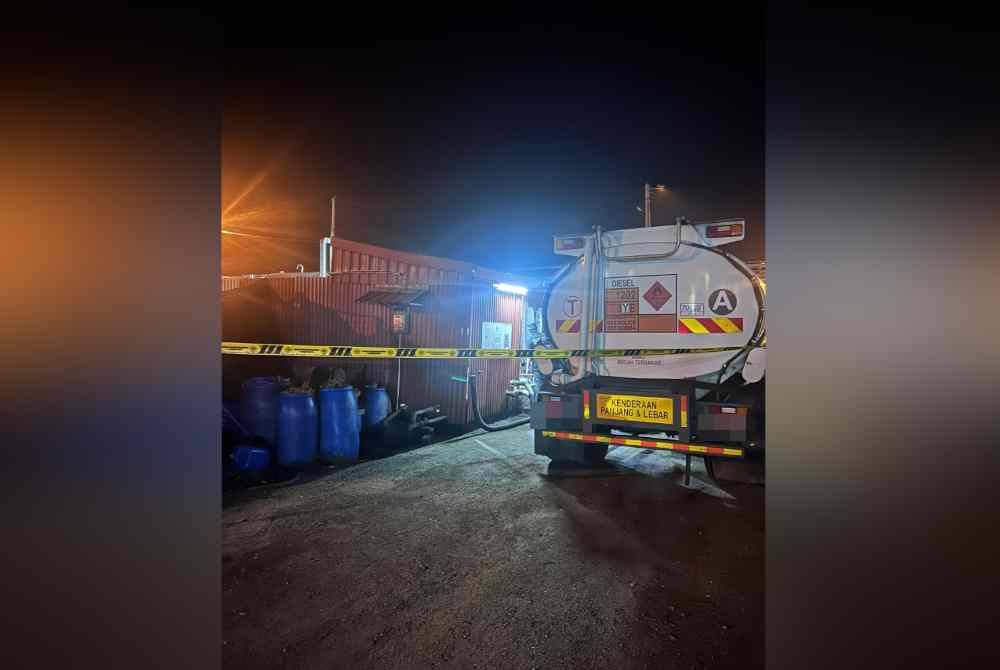 Sebuah lori turut disita dalam Ops Tiris' pada Selasa.