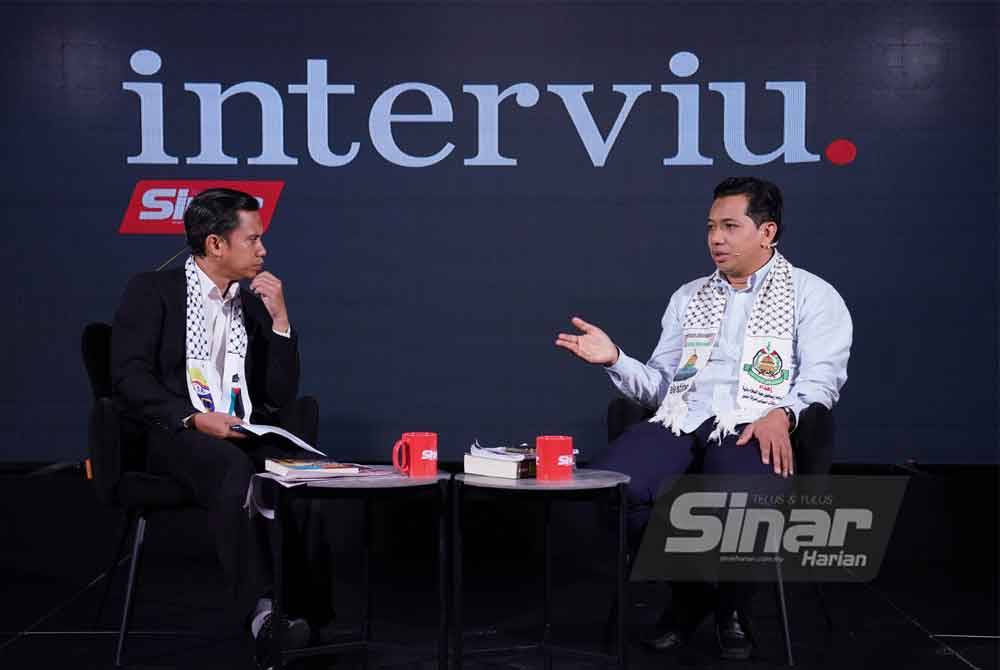 Program Interviu bertajuk “Hamas selepas Haniyeh” menampilkan Pemerhati Politik Antarabangsa, Mohd Nasaie Ismail (kanan) dan dihoskan oleh Haizir Othman yang berlangsung di Kompleks Kumpulan Karangkraf pada Khamis. Foto Sinar Harian-MOHD HALIM ABDUL WAHID