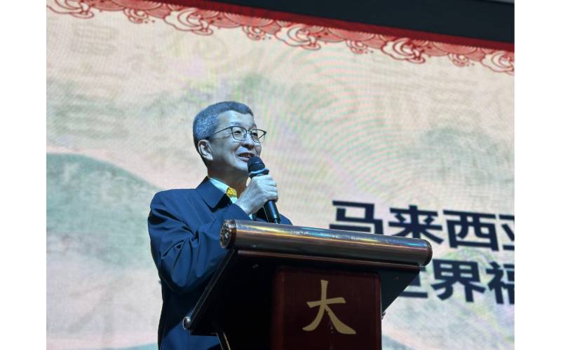 Lim Hock San berucap pada Majlis 100 Hari Menjelang Konvensyen Dunia Fujian ke-11, di sebuah restoran di Seremban, semalam.